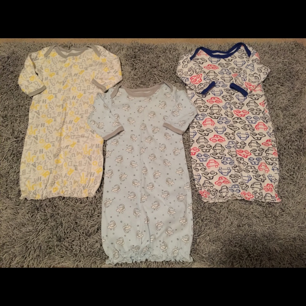 NWOT - 3 baby gowns w/ optional hand covers